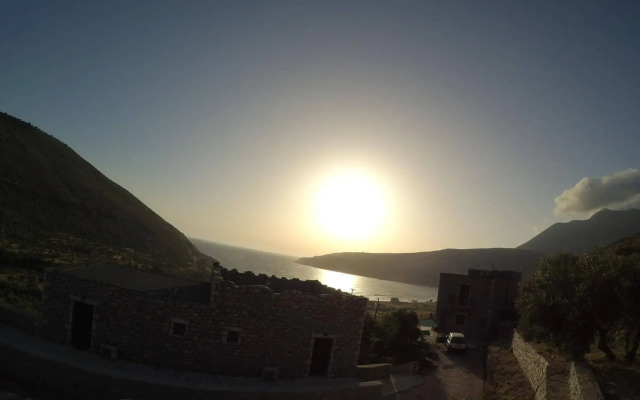 Onar Mani Suites