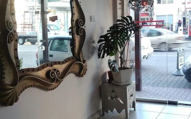 Burhaniye Merkez Otel