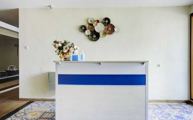 OYO 90629 The Home Srengseng