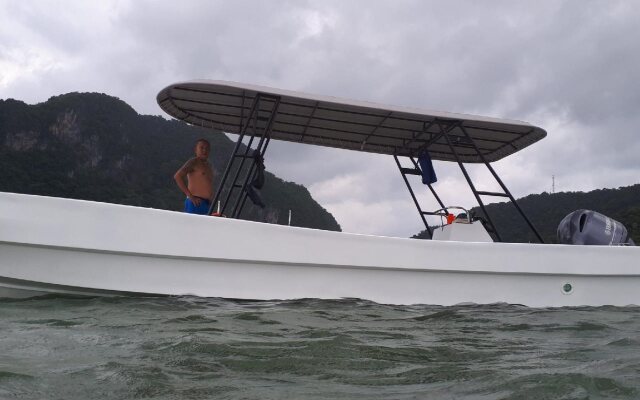 Pa Lao Yu Dive Resort