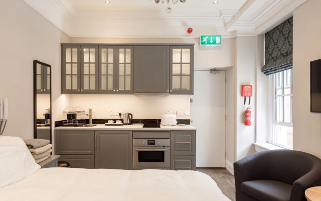 Molloy's Apartments
