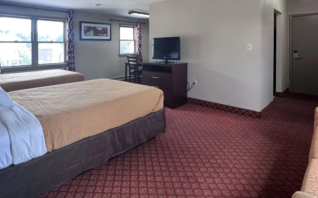 Rodeway Inn & Suites