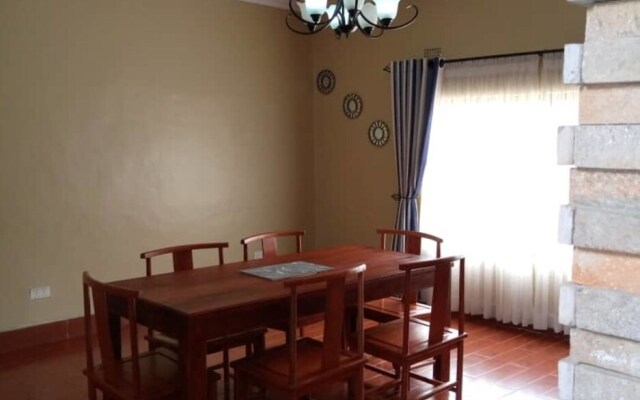 3 Bedrooms Exclusive House in Mass Media