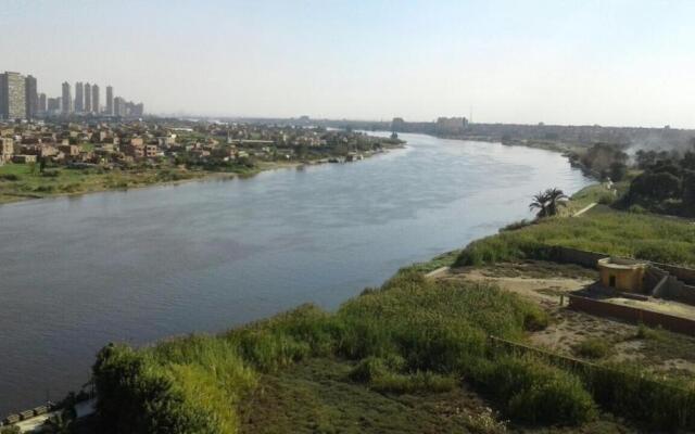 شقة للإيجار اليومي والشهري مطله على النيل