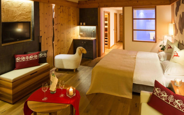Hotel Emmy - five elements