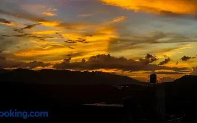 SPOT ON 393 Himalayan Sunrise