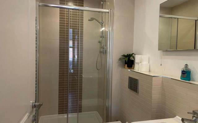 MAIDENHEAD Stylish and modern 2 bedroom apartment