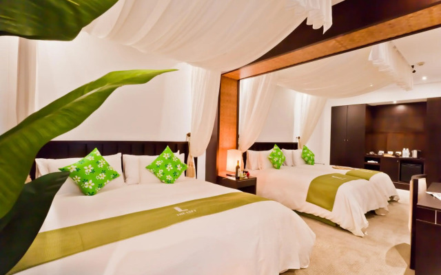The Loft Seaside Suites