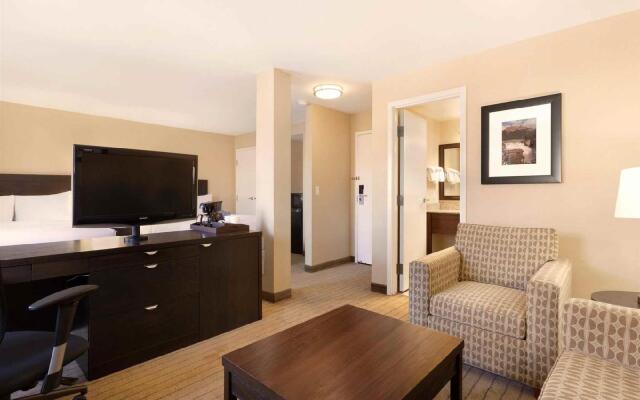 Travelodge Calgary MacLeod Trail