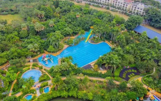 Xinyinzhan Hot Spring Holiday Resort