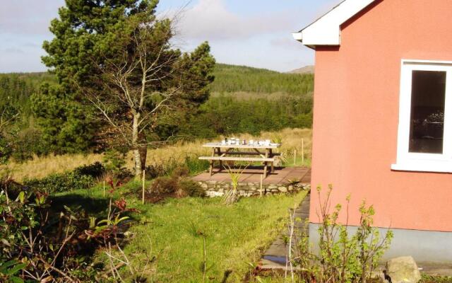 2 bedrooms house with garden at Laghy