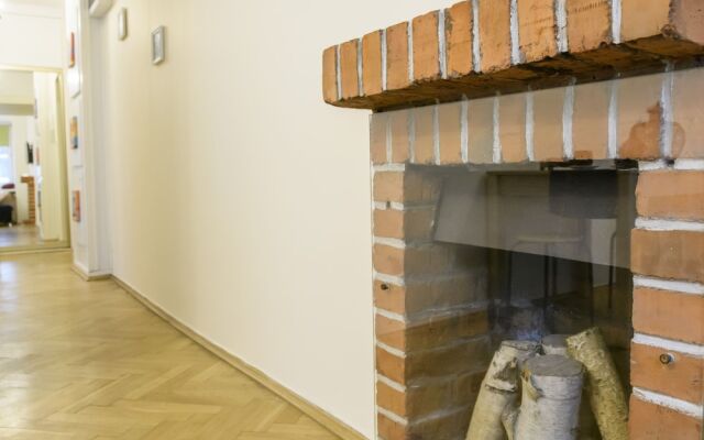 Golden Center Apartment