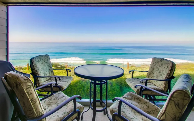 Gorgeous Ocean View Condo with Pool & Spa SURF9 by RedAwning