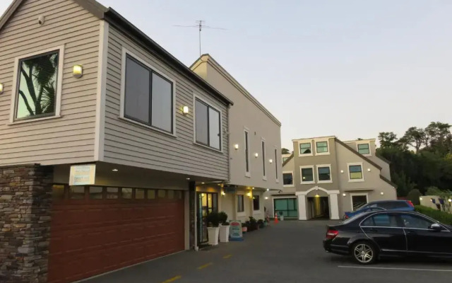 Athena Apartment