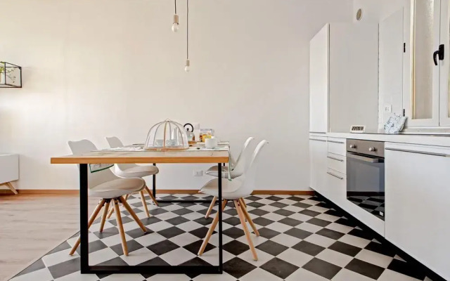 Li-e625-ital191a1 - The Boutique Apartment