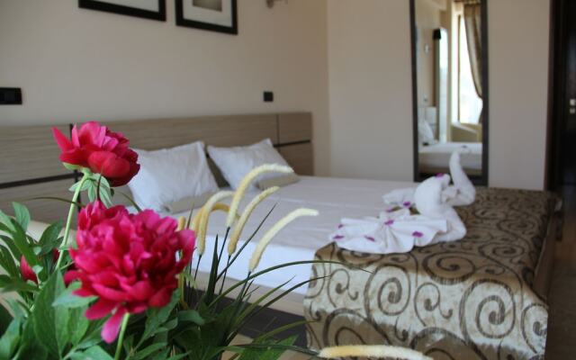 Sangria Luxury Family