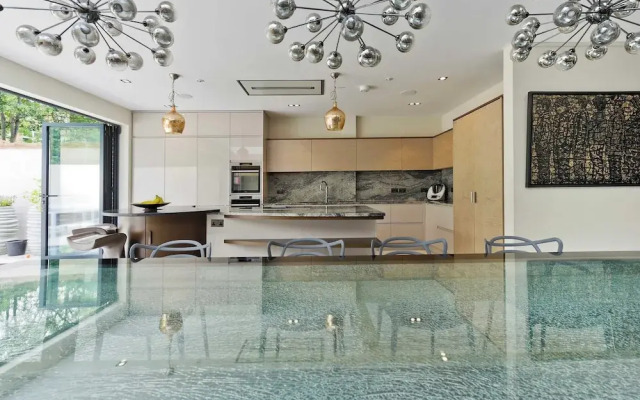 7bed Notting Hill W/garden, Games Room & Parking