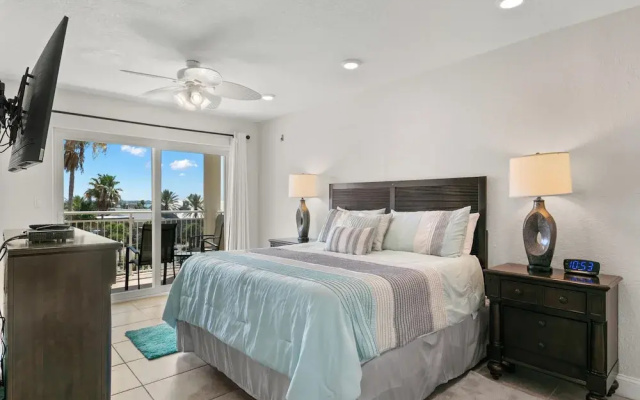 Madeira Norte 304 by Distinctive Beach Rentals