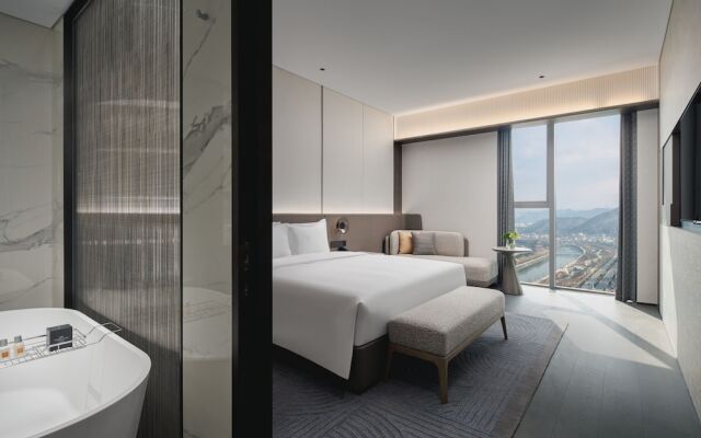 Crowne Plaza Shangluo by IHG
