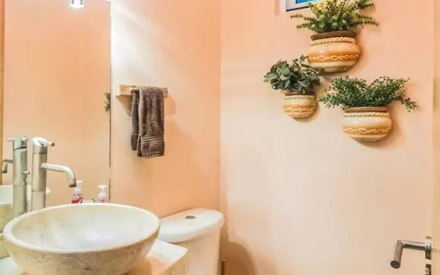 Charming 1 BR Between 5th Avenue and the Beach