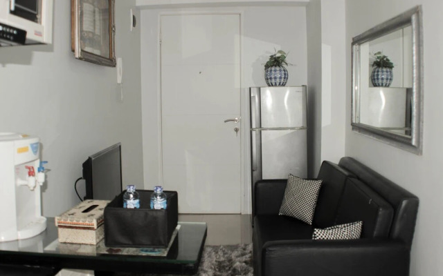 Minimalist And Homey 1Br At Bassura City Apartment