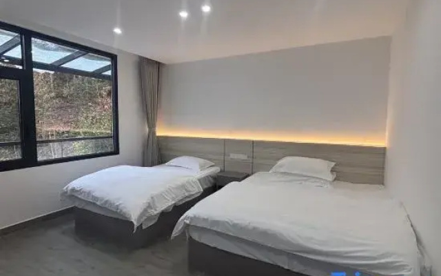 Wanjiang Pavilion ・ Yun Mountain Lodge