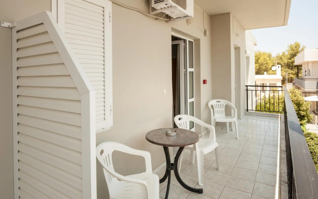 Niriis Hotel