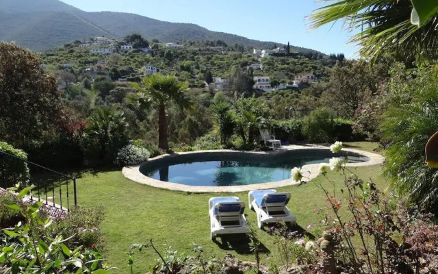 El Roble Holidays