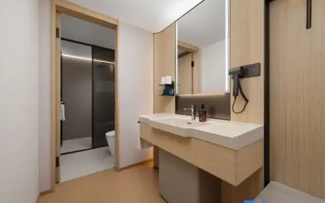 JI Hotel (Qinhuangdao Shanhaiguan Railway Station Ancient City Scenic Area)
