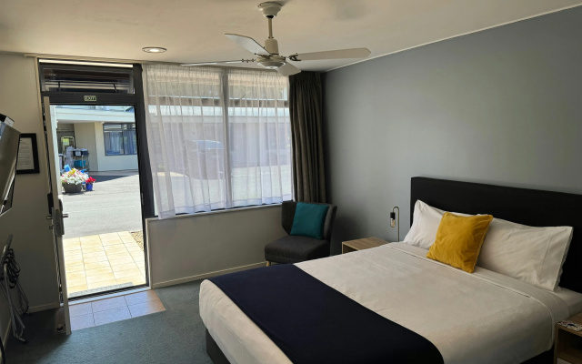 Academy Motor Inn – Guest Rooms – Tauranga