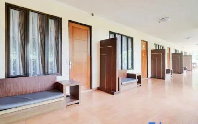 Tripletree Ken Hotel