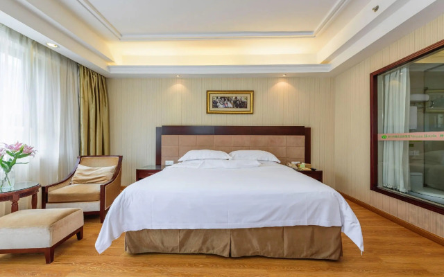 Vienna International Hotel（Guangxi Guilin Yangsuo West Street and Ten-mile Gallery）