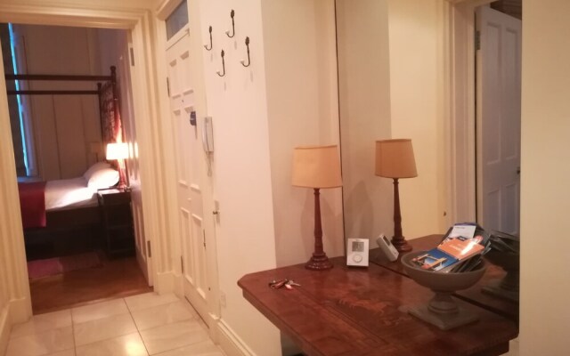 South Kensington Apartment