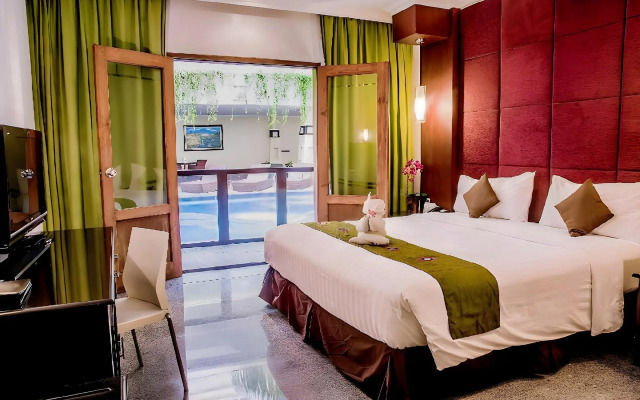Famous Hotel Kuta