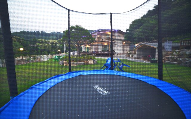 Yangpyeong Lodge House Pension (Pets Friendly)