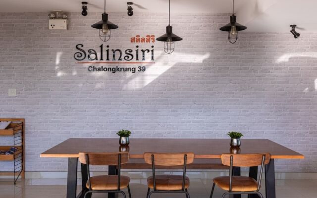 Salinsiri at Lat Krabang