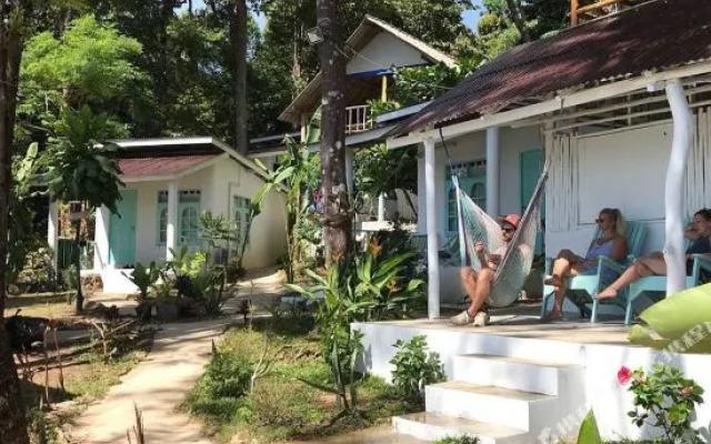 Indie Beach Bungalows