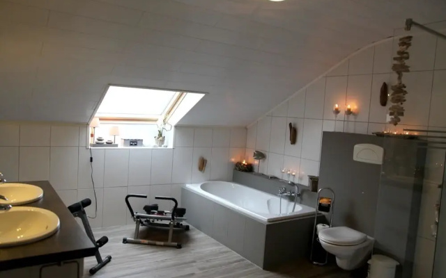 House With 3 Bedrooms in Vaux-sur-sûre, With Wonderful Mountain View, - фото 4