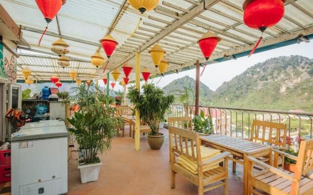 Phong Nha Jasmine Hostel & Roof Top Bar