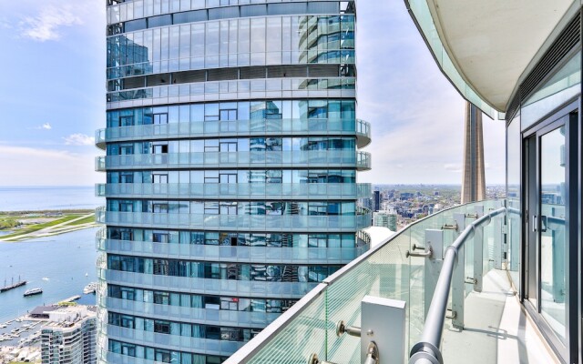 Exquisite 55th Floor 2 Bed 2 Bath Parking