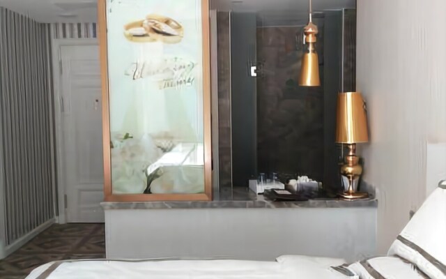 Lock Hotel