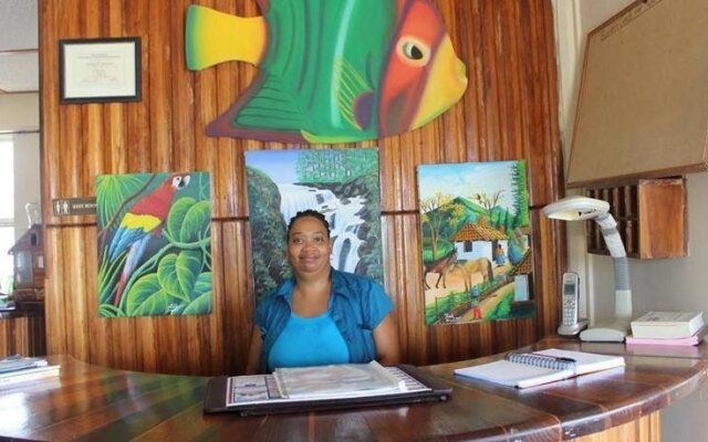 Bonefish Hotel