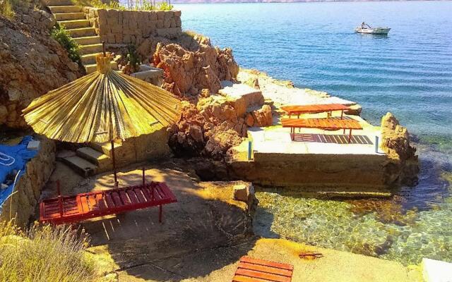 Irmica - by the sea - A1(2+2)
