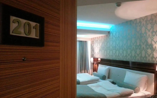 Hotel Grand Plus