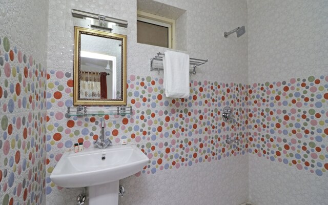 OYO 10770 Home Modern 2BHK Villa Naukichiyatal