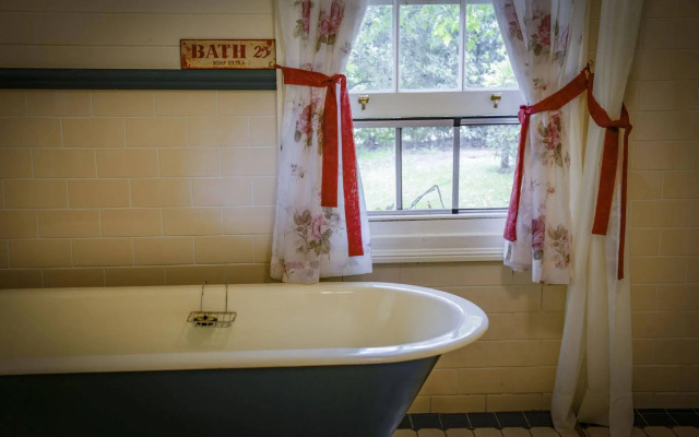 ARCADIA - The Barn Cottage & Rosehill Cottage