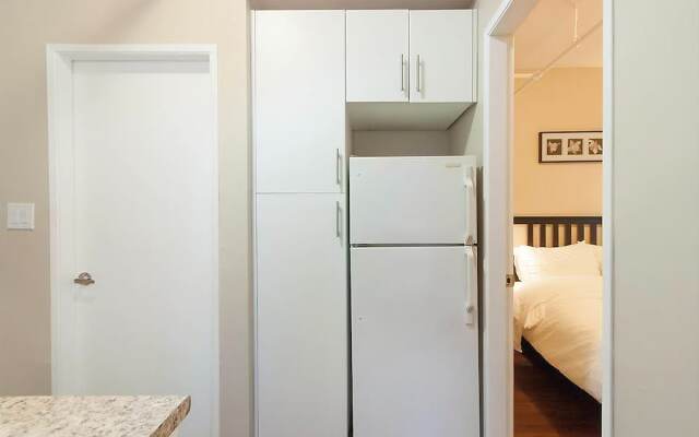 Cozy 2BR in Downtown Vancouver by Namastay