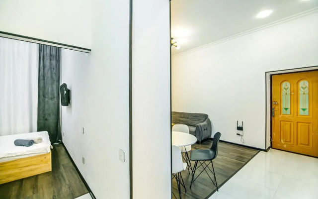 M Estate. 2 Room Home in Targovu