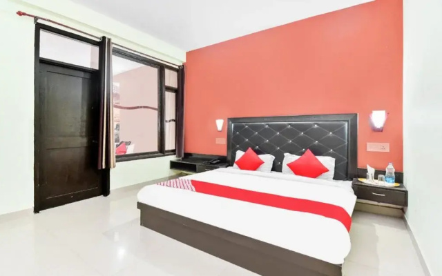 The Woodward Two By Oyo Room