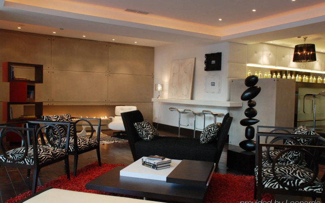 Le Parc Hotel, Beyond Stars